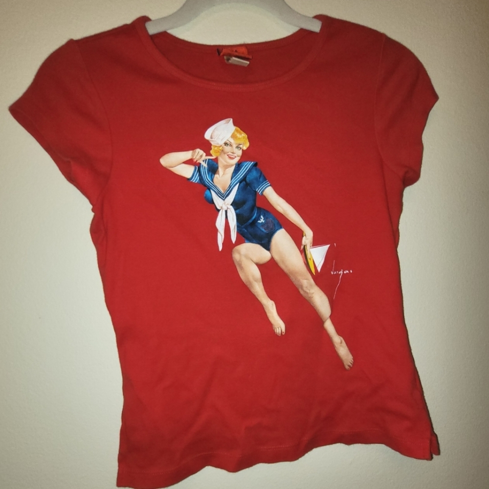 Baby T with pin Up art size M
